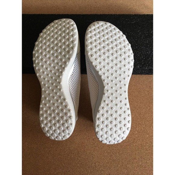 EUC Women's Skechers White Silver Slip On Walking Shoe Microburst Sudden Look 9 - Picture 9 of 12